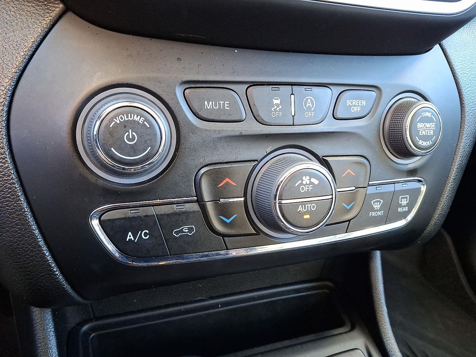 2023 Jeep Cherokee Altitude Lux