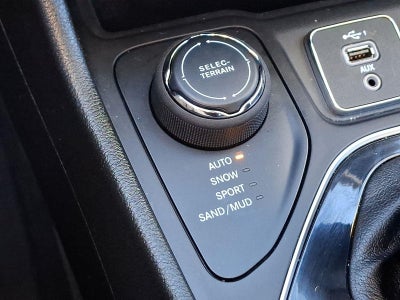 2023 Jeep Cherokee Altitude Lux