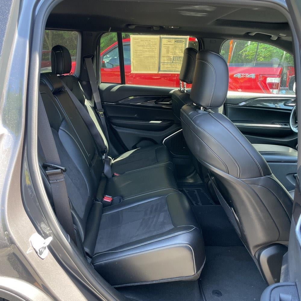 2022 Jeep Grand Cherokee Altitude