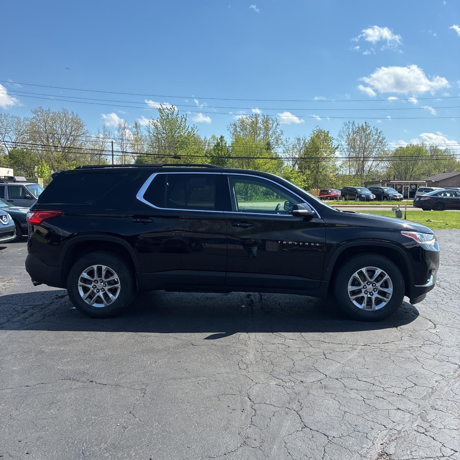2021 Chevrolet Traverse LT Cloth