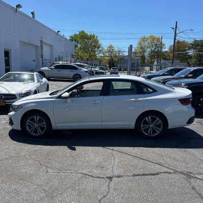2023 Volkswagen Jetta SE