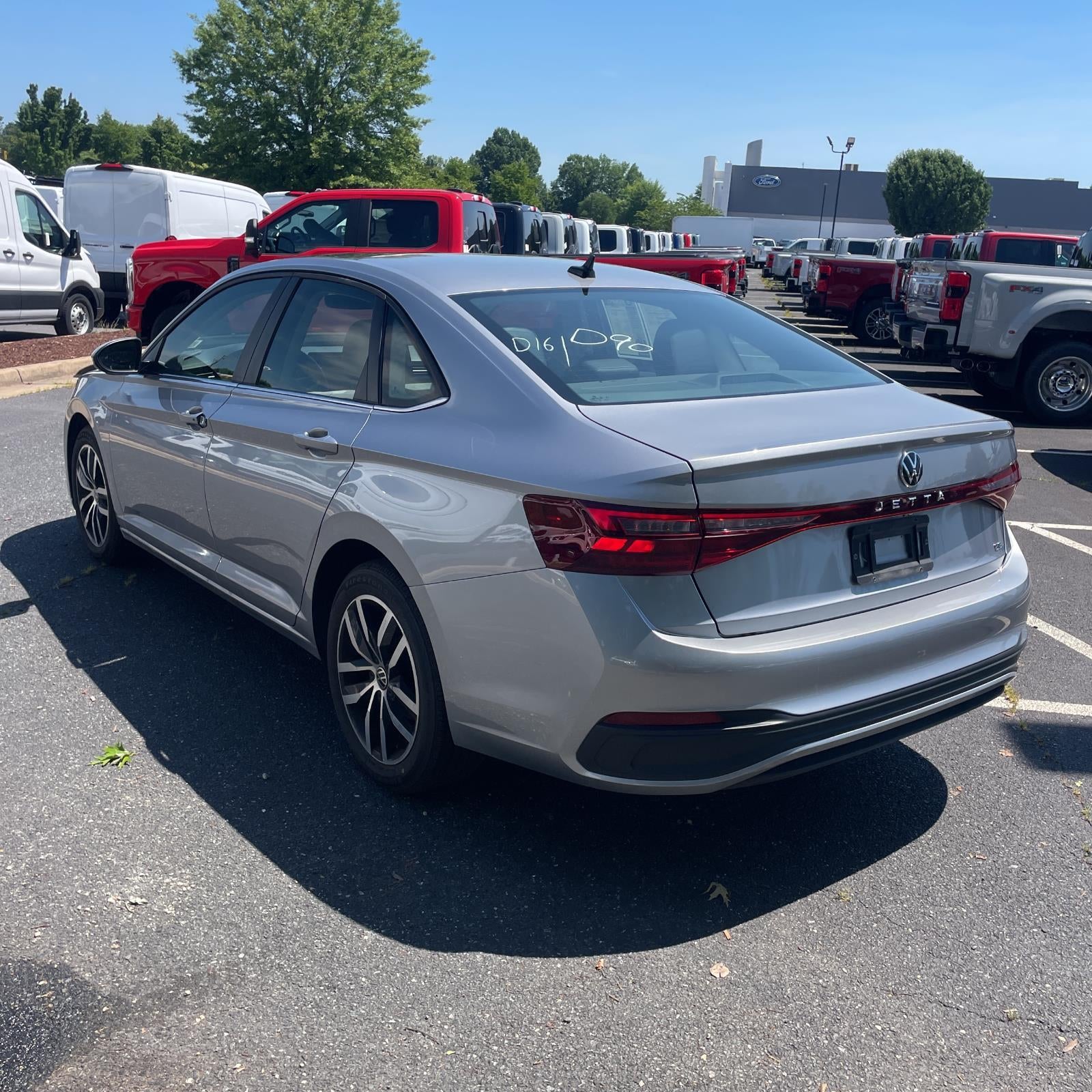 2025 Volkswagen JETTA SE