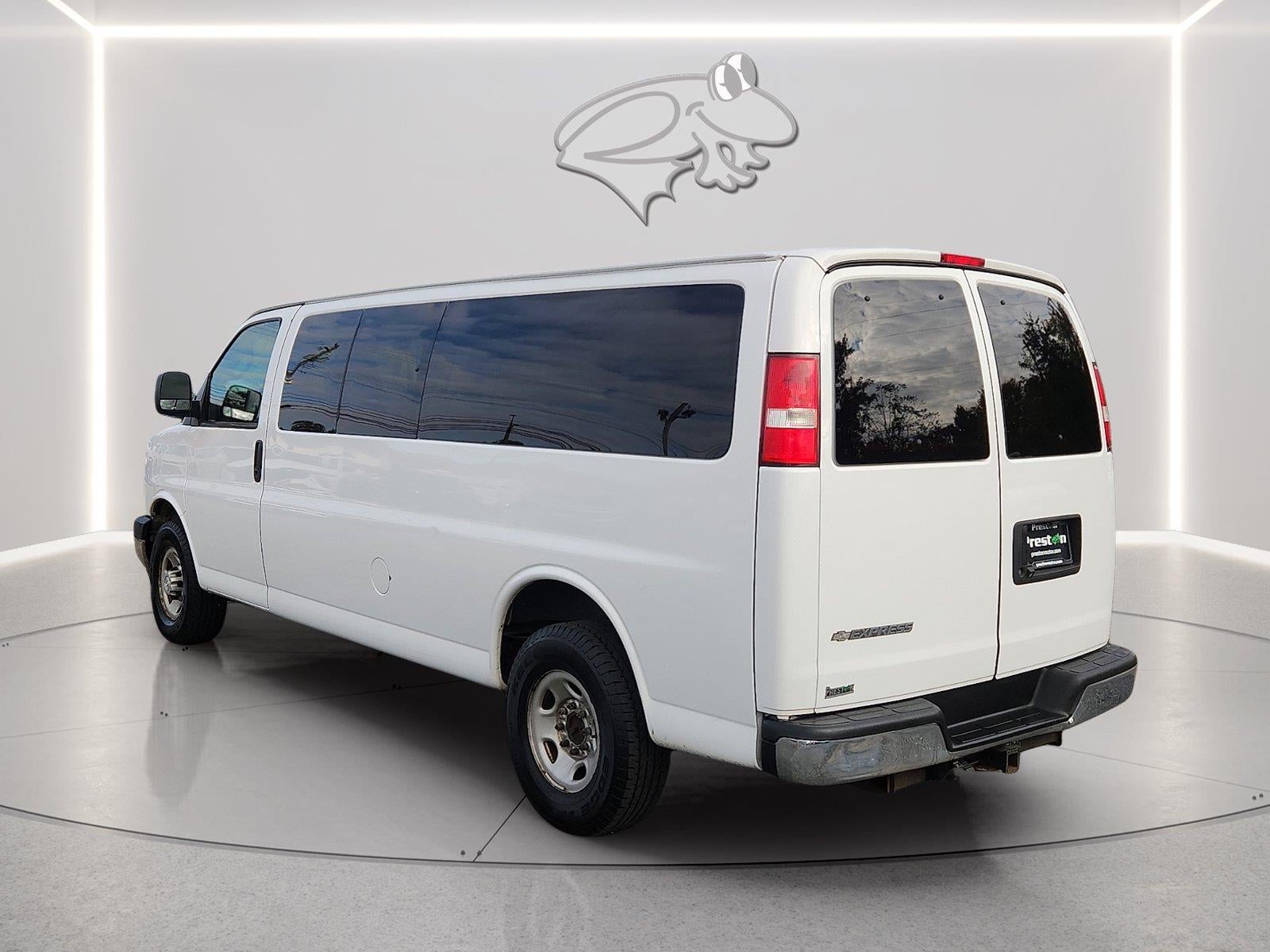 2017 Chevrolet Express Passenger 3500 LS