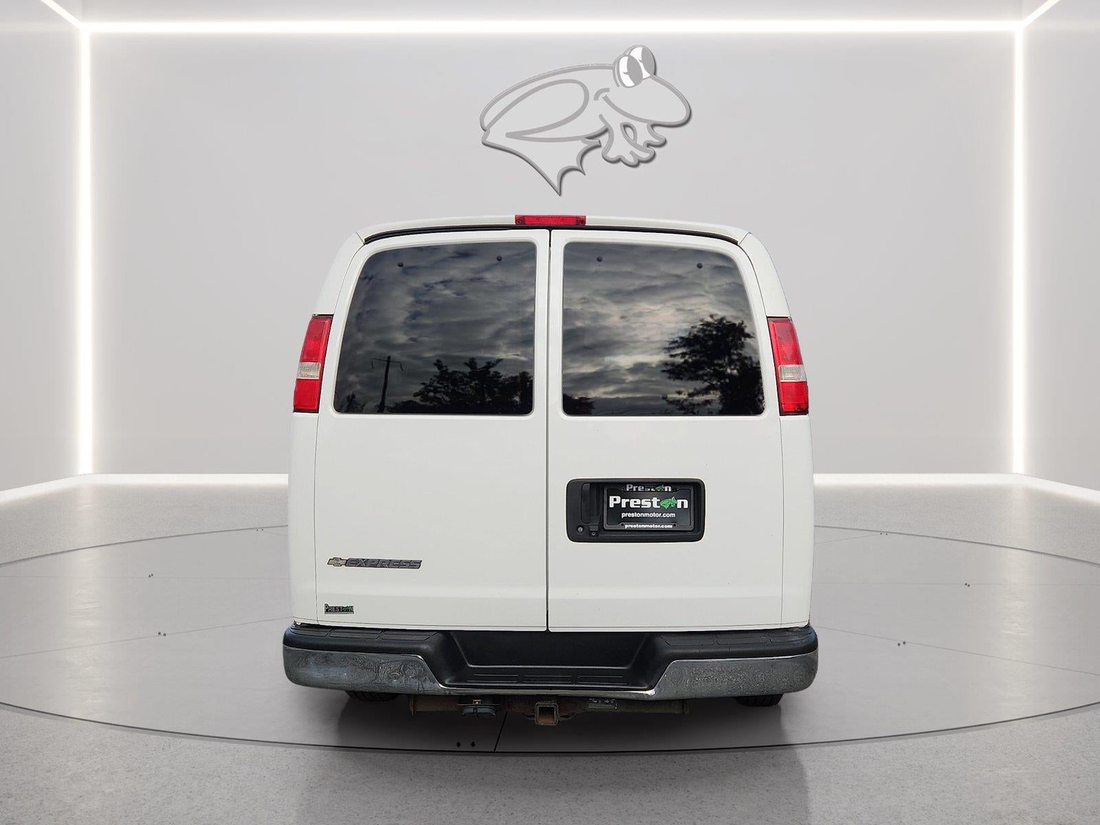 2017 Chevrolet Express Passenger 3500 LS