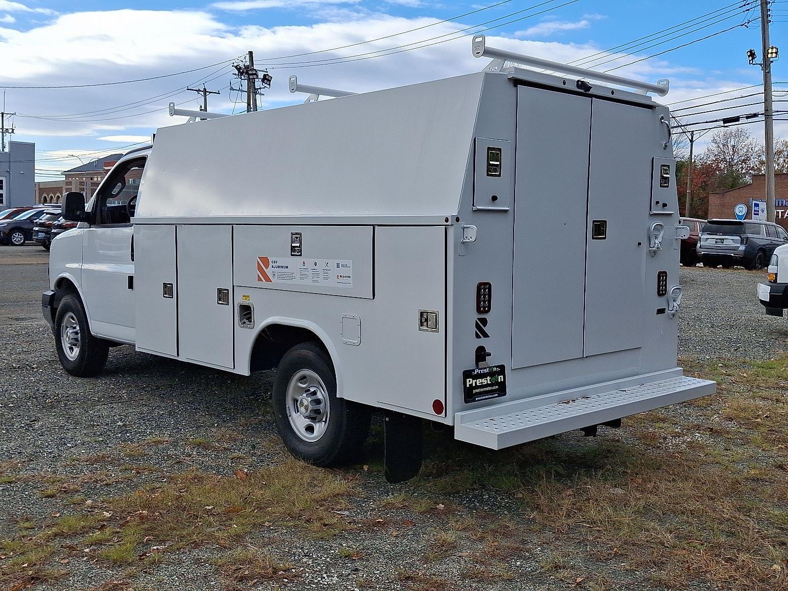 2025 Chevrolet Express Cutaway 3500 1WT