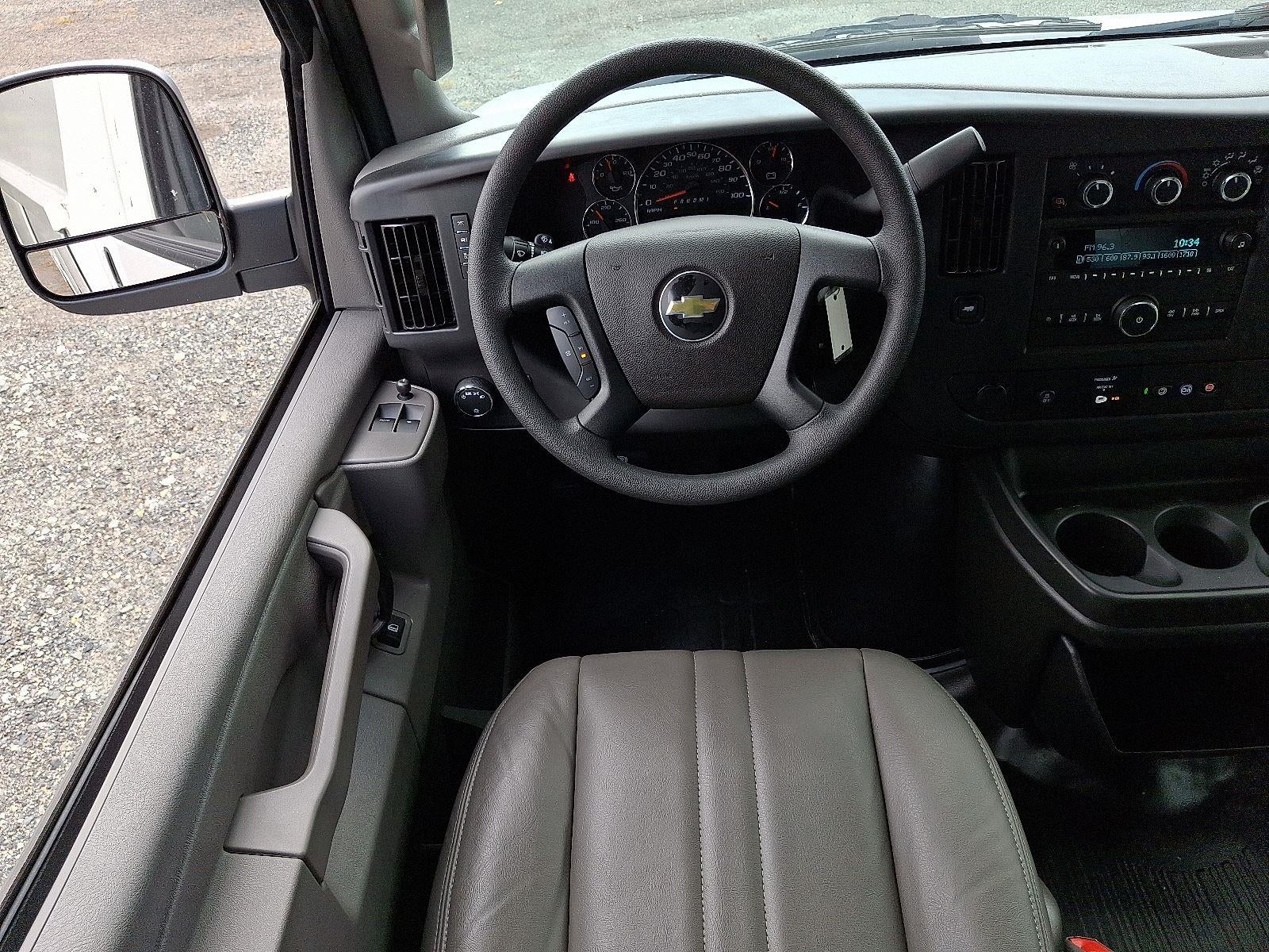 2025 Chevrolet Express Cutaway 3500 1WT