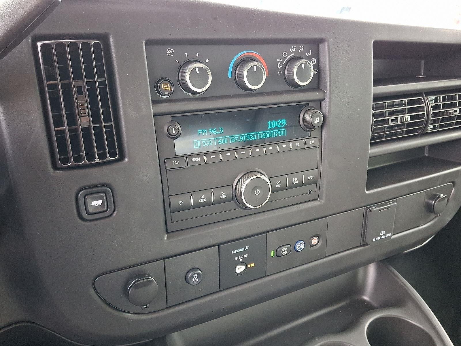 2025 Chevrolet Express Cutaway 3500 1WT