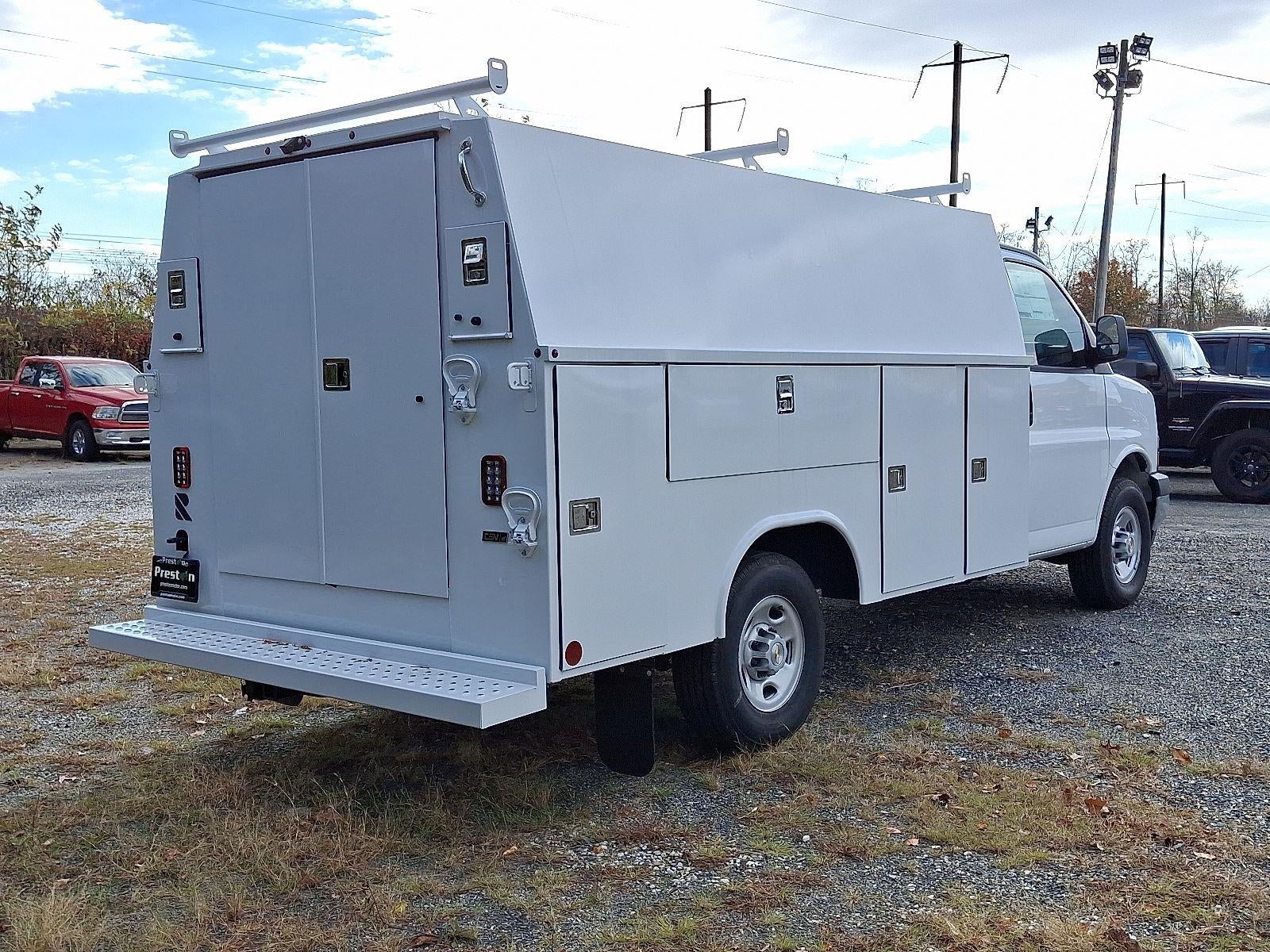 2025 Chevrolet Express Cutaway 3500 1WT