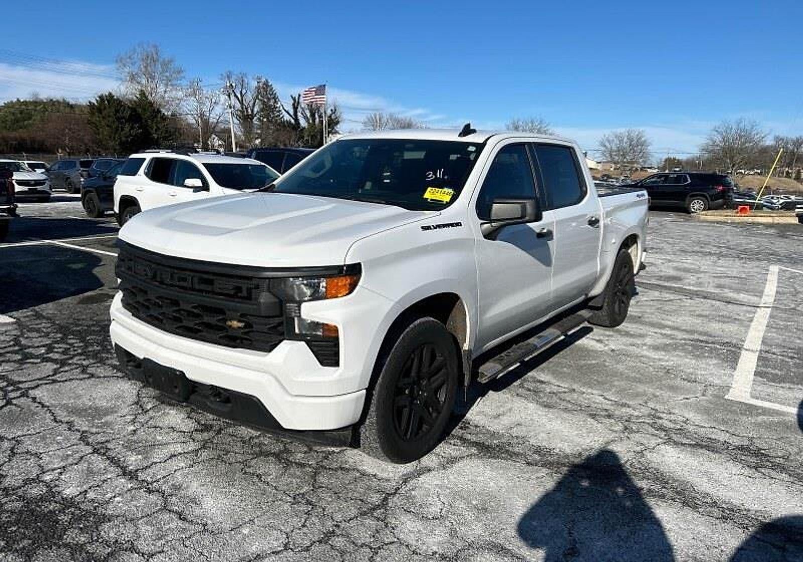 2022 Chevrolet Silverado 1500 Custom