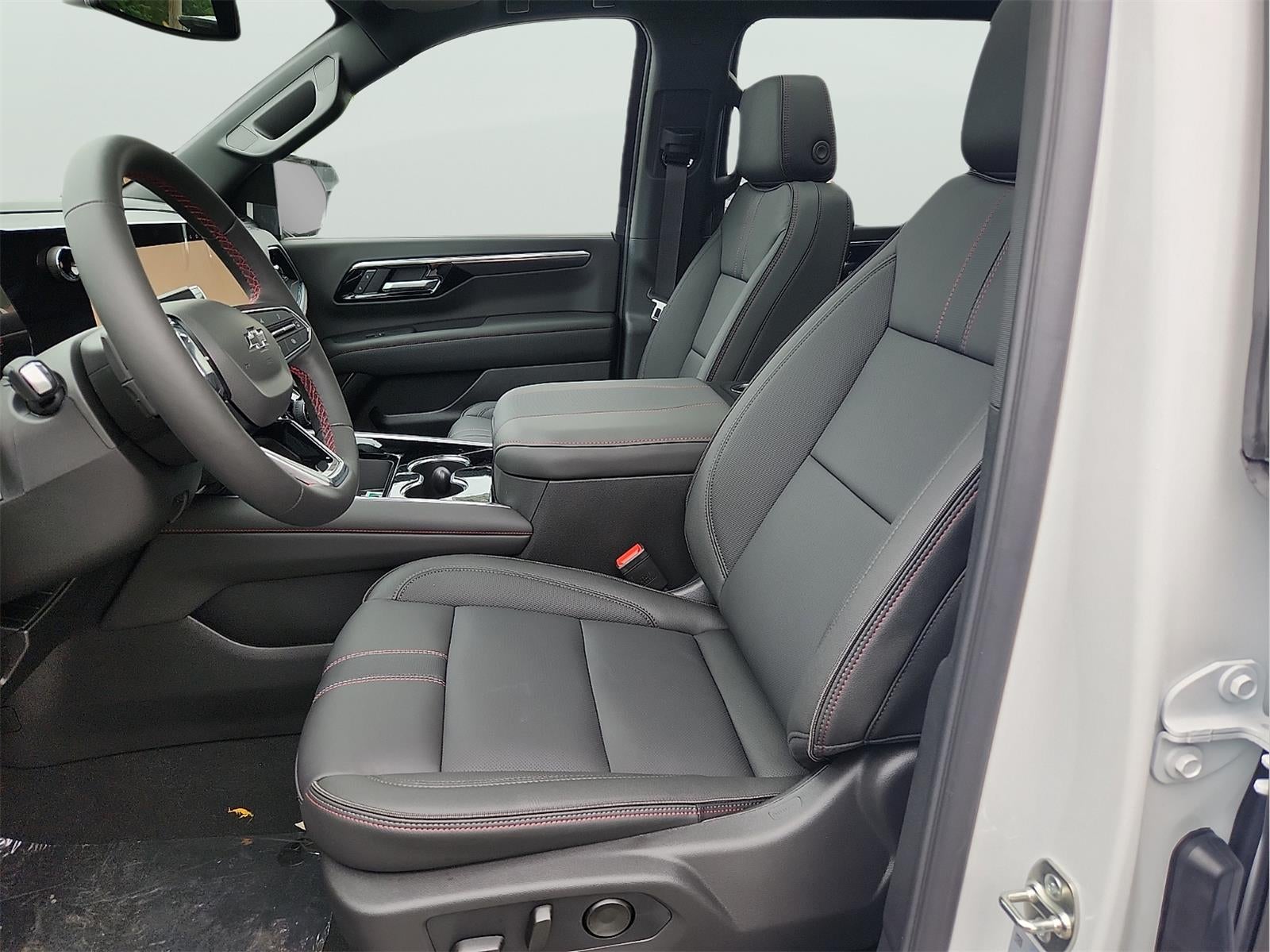2026 Chevrolet Suburban RST - Photo 8