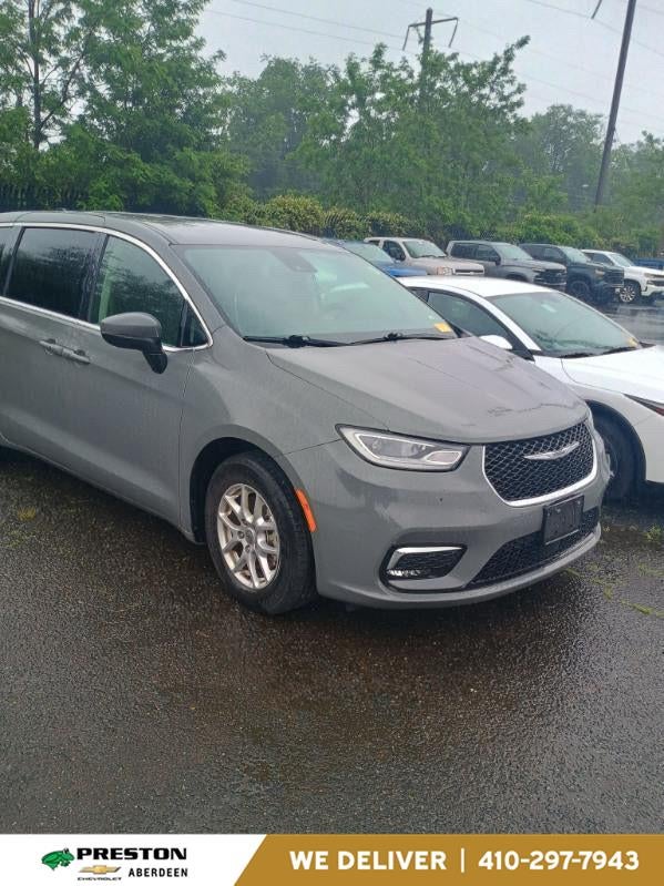 2023 Chrysler Pacifica Touring L's photo