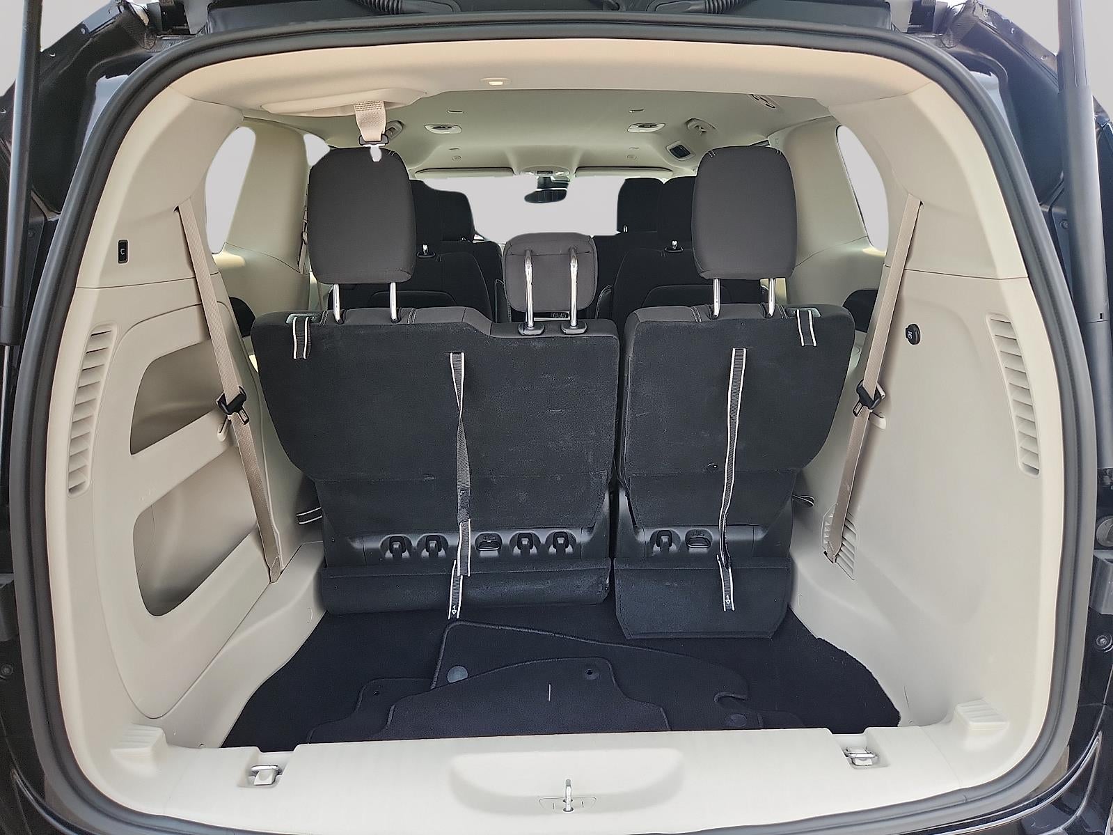 2024 Chrysler Voyager LX