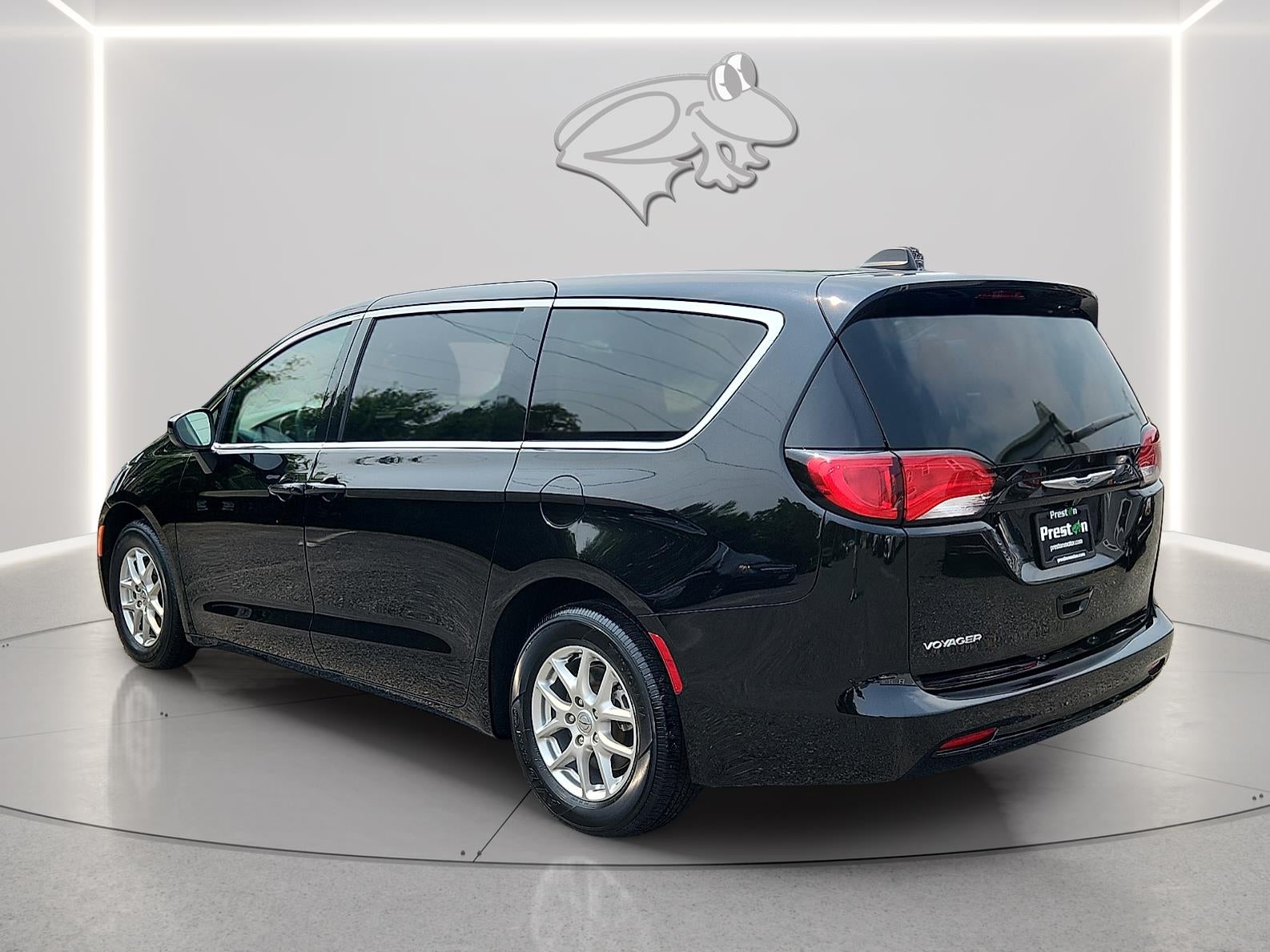 2024 Chrysler Voyager LX