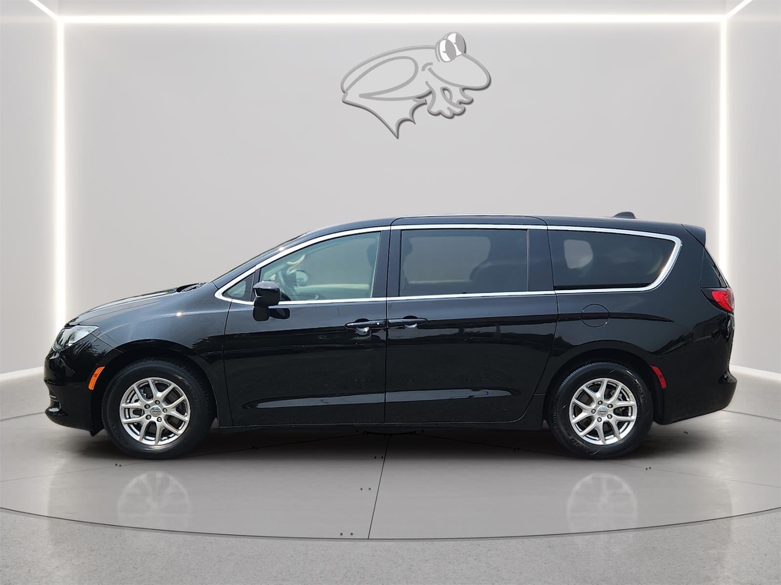 2024 Chrysler Voyager LX