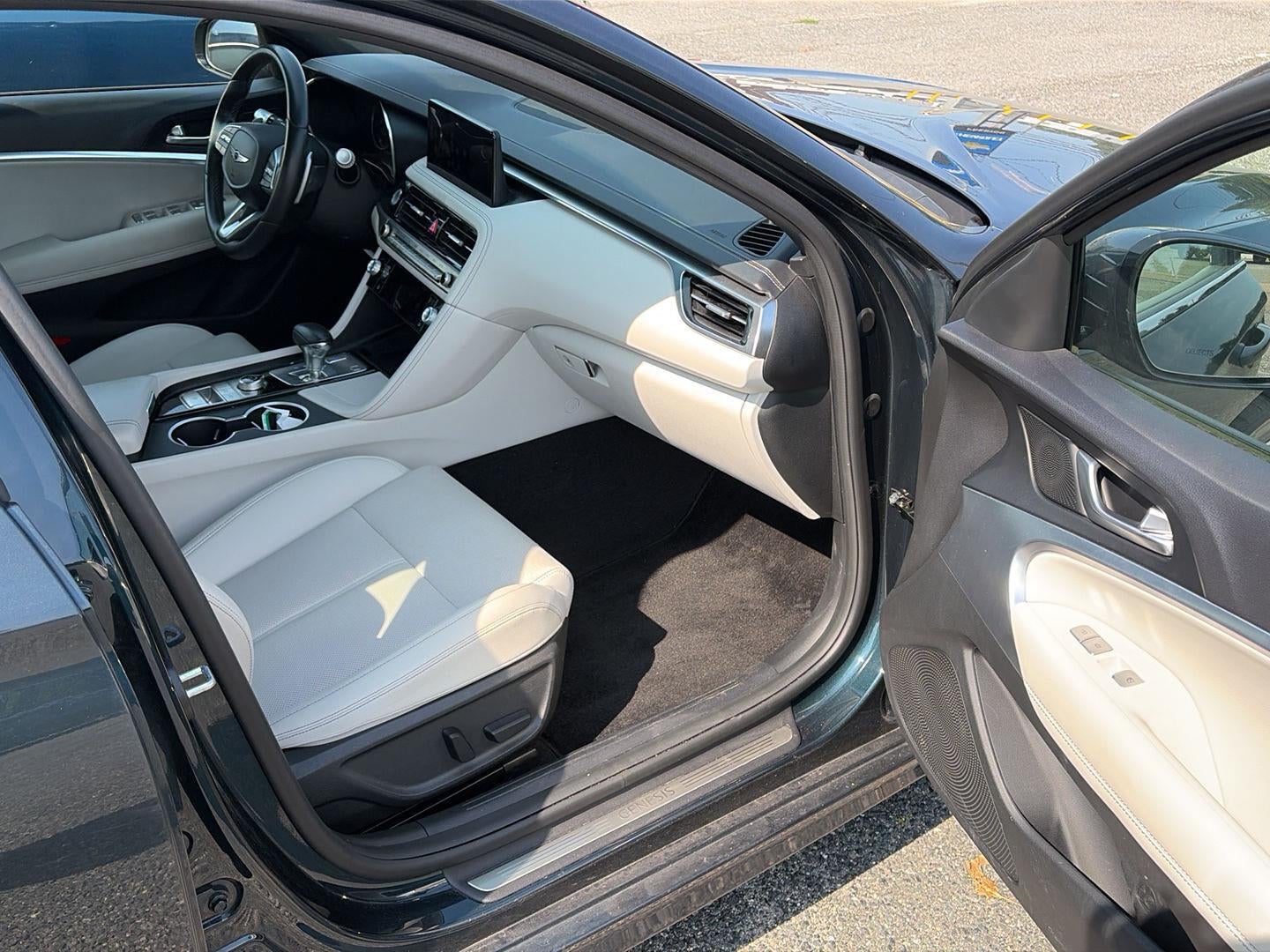 2025 Genesis G70 2.5T